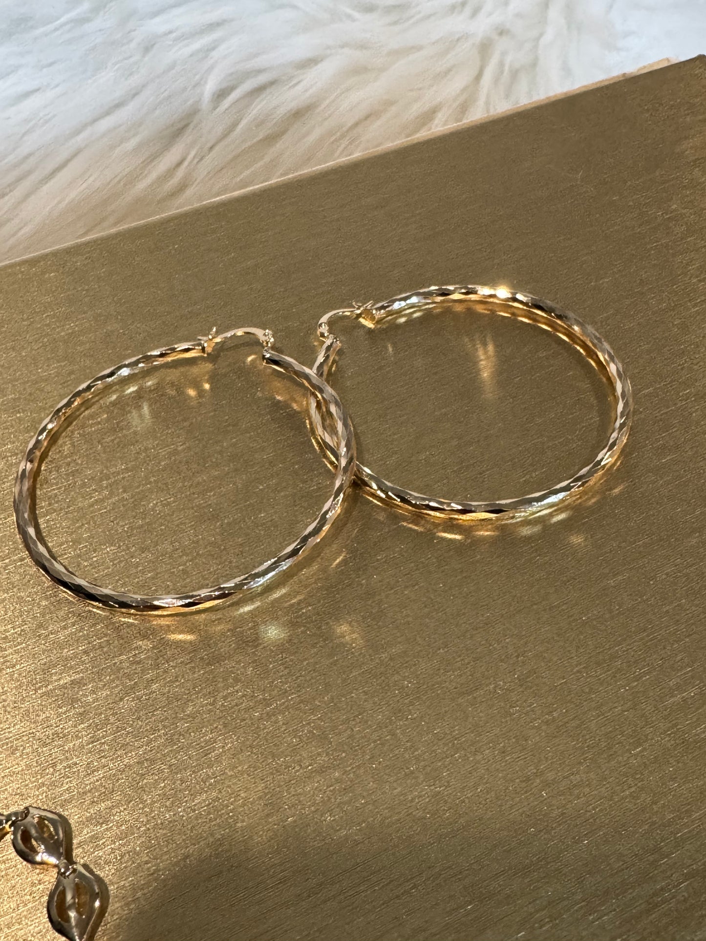 18K Gold Plated Hammered Hoop Earrings – 1.5” Medium Hoops